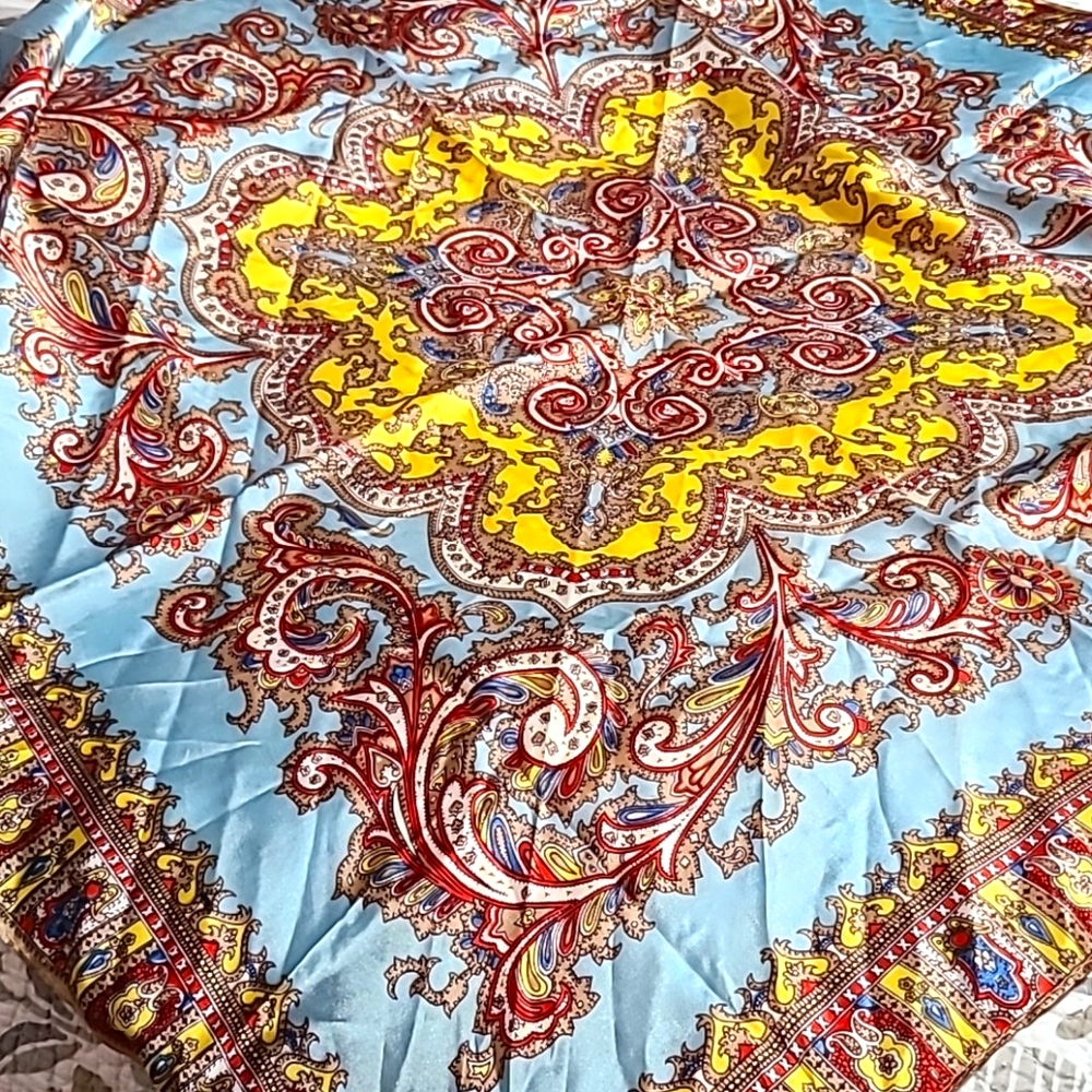 Beautiful Scarf - Picture 1 of 3